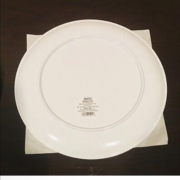 Yellow Melamine Dinner Plates Set of Four - Picture 3 of 5